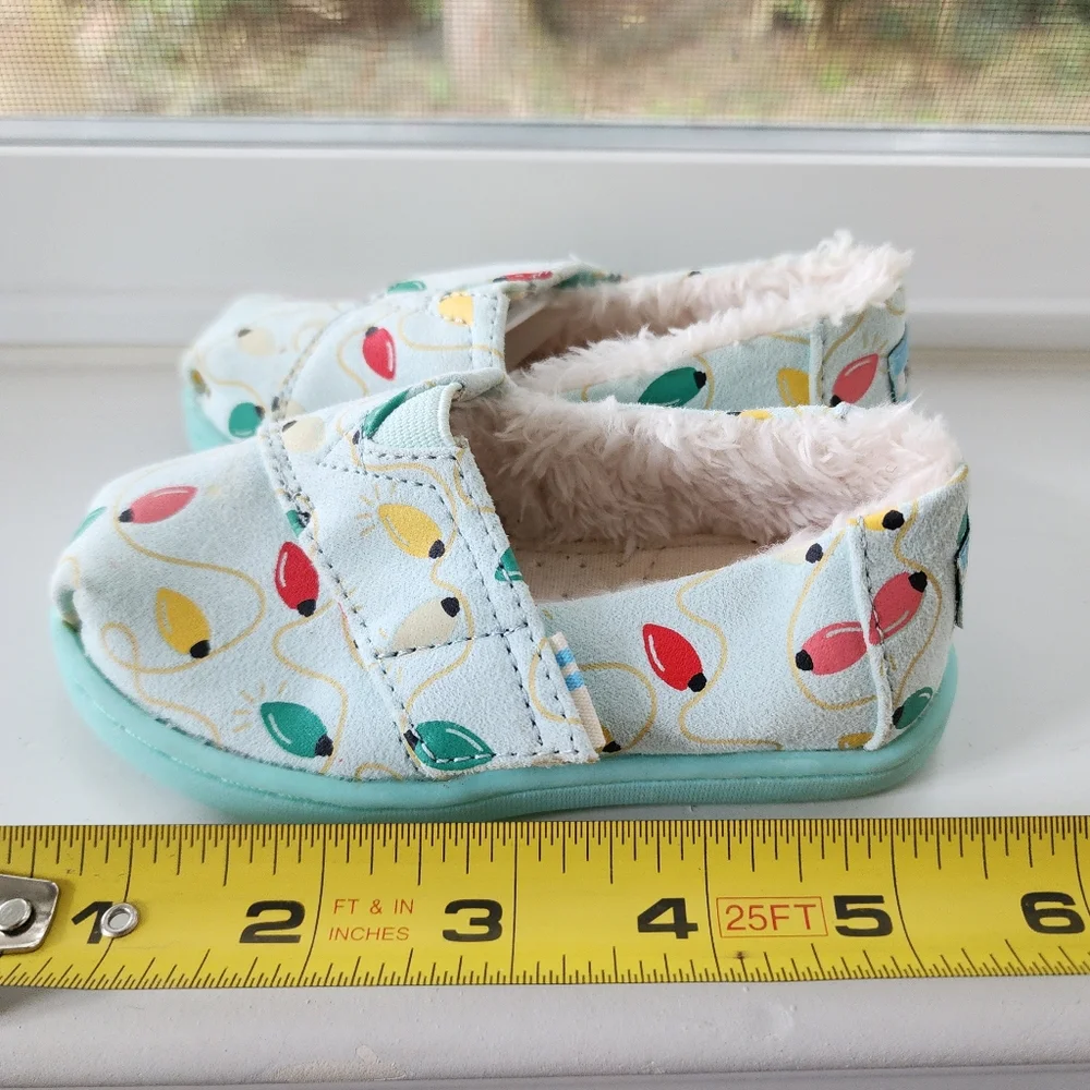 TOMs Kids Toddlers Christmas Lights Patterned Lined Slippers Size 5T